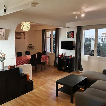 Big Ground Floor 2 Bedrooms Flat In A Quiet Building & Neighborghood Marseille Exterior photo