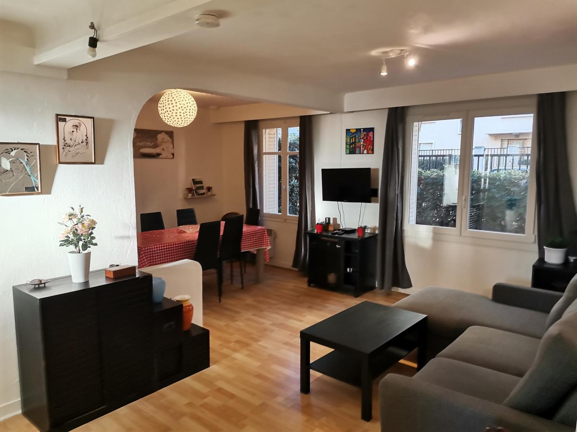 Big Ground Floor 2 Bedrooms Flat In A Quiet Building & Neighborghood Marseille Exterior photo